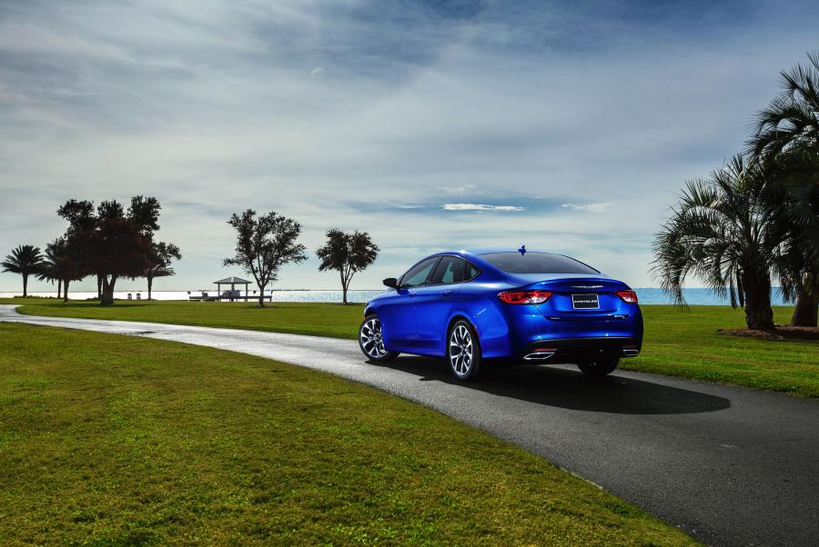  Chrysler 200S AWD (UF) 2014 года  (фото 28 из 46)